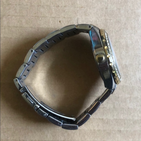 Guess brand women’s watch main image 4